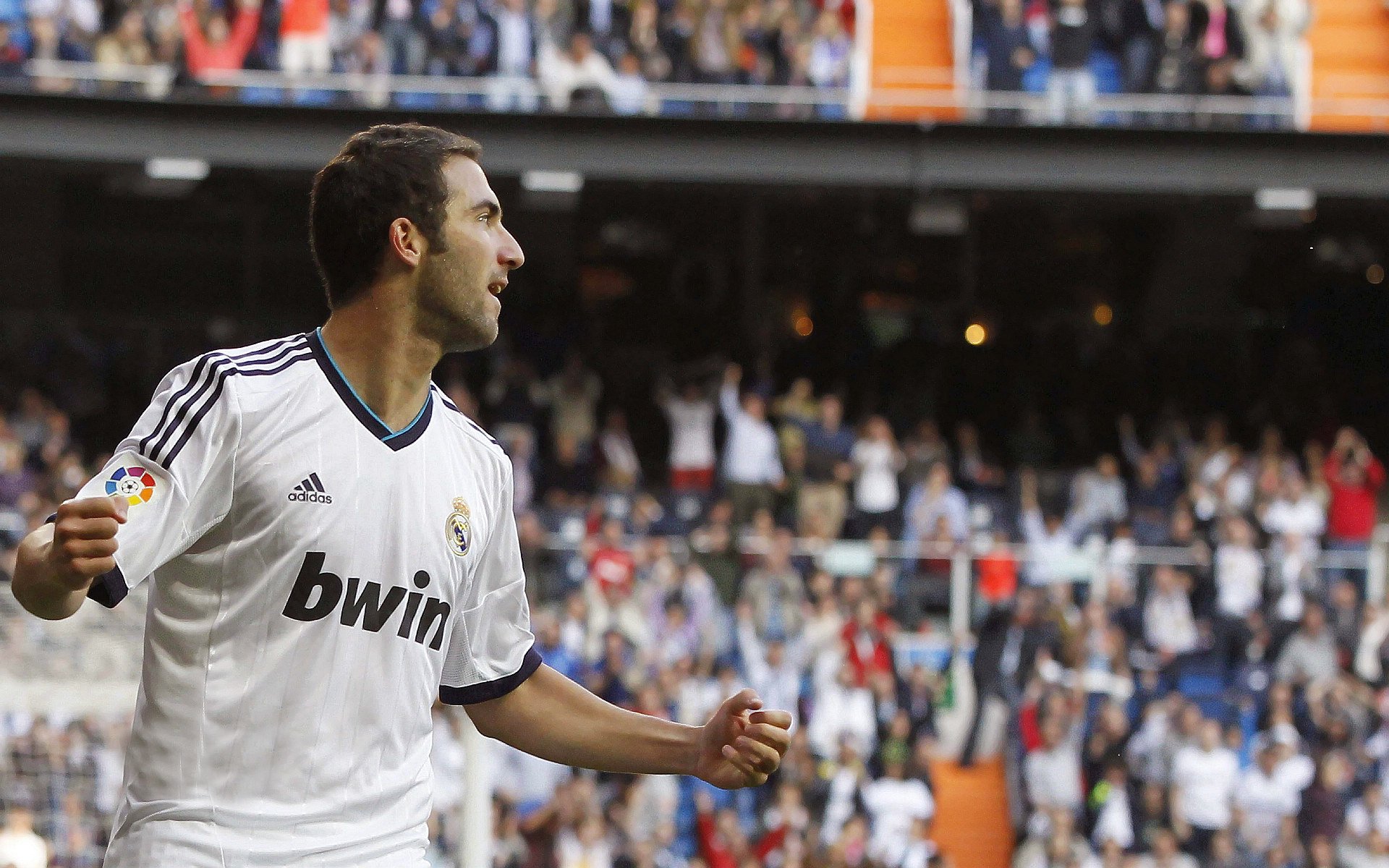 拉莫斯转会动向引发西甲球队竞逐