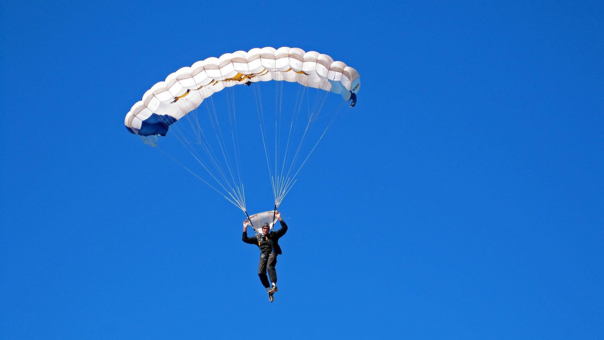 杰克·阿莱克西蝶泳比拼力压群雄